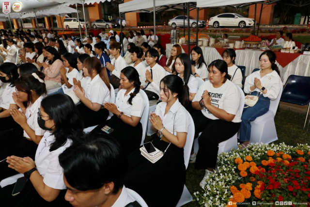 ผู้เข้าร่วมพิธีชัยมังคลาภิเษกพระราชานุสาวรีย์ฯ