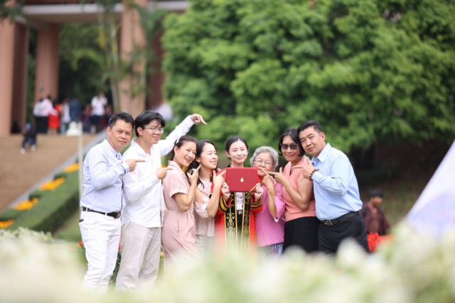 บัณฑิตมหาวิทยาลัยแม่ฟ้าหลวง รุ่นที่ 23